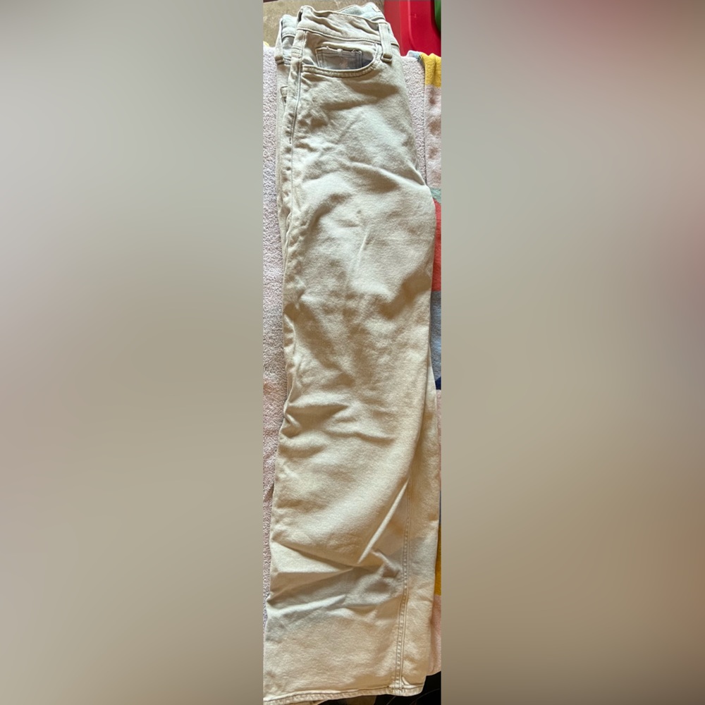 Super high rise wide leg jeans. Size 1